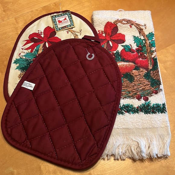 Christmas Kitchen Towel & Hot Pad Set , New - Picture 3 of 3